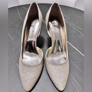 Beautiful Anne Klein classy shoe!!